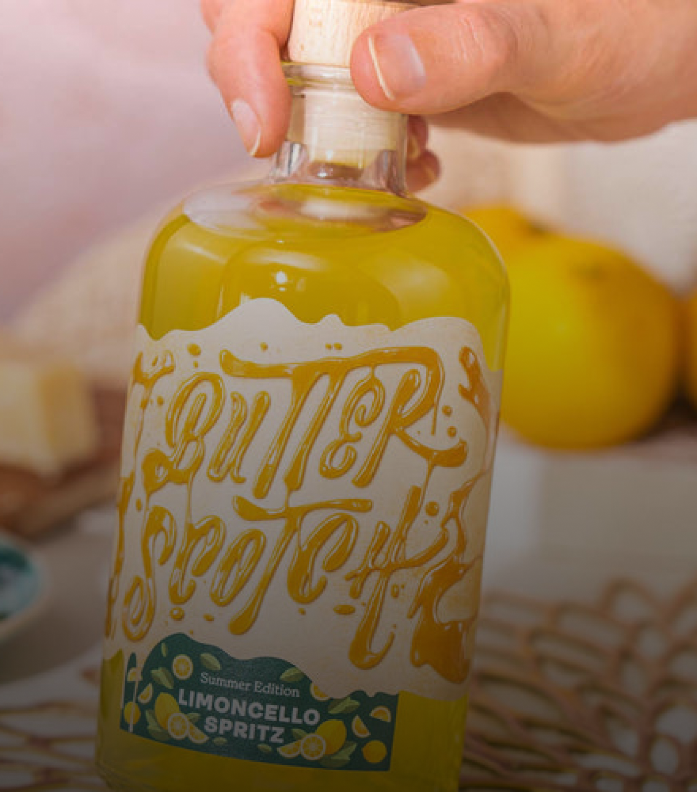 Butterscotch Limited Summer Edition, Limoncello Spritz, mit frischen Zitronen